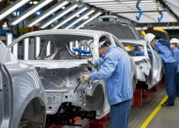 Sube producción de autos ligeros, pero caen las exportaciones en 1T-2025
