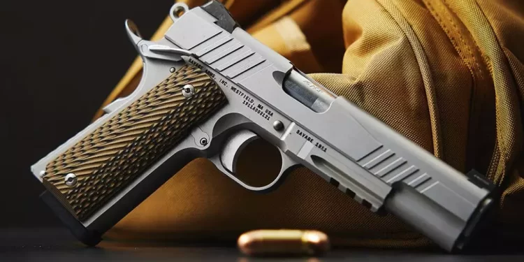 Andarán armados funcionarios de Pemex y de CFE