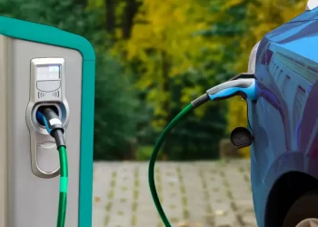 Crece 5.5 % red de puntos de carga para electromovilidad en 1T-2025