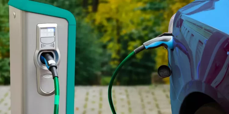 Crece 5.5 % red de puntos de carga para electromovilidad en 1T-2025