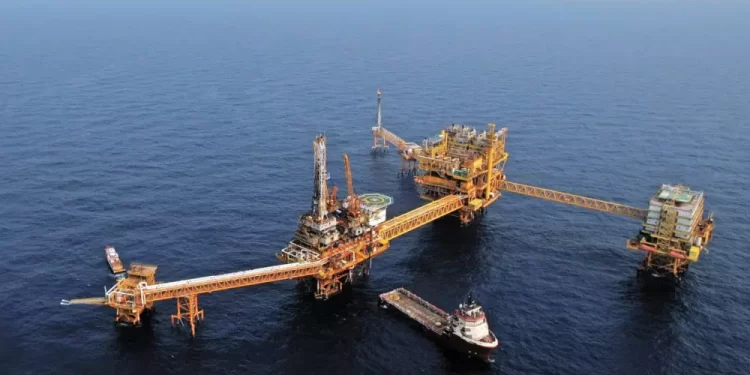 Estima Hacienda producción petrolera de 1.77 millones de bd para 2026