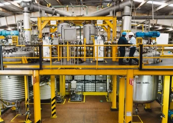 De la extracción al refinado, Química Apollo lidera el camino