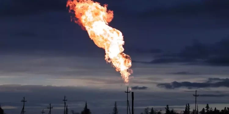 Alertan sobre impactos en la salud de recién nacidos por quema de gas en el Sureste