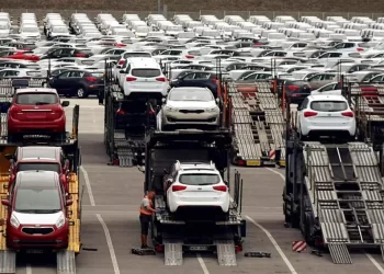 Cayeron 11 % exportaciones de autos ligeros en abril