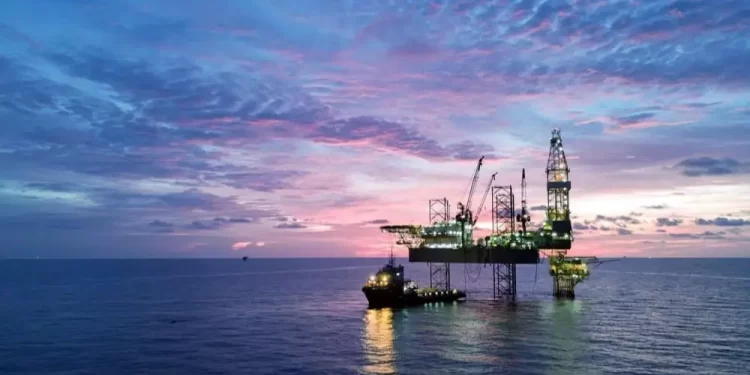 Refrenda OPEP+ niveles de producción acordados en diciembre 2024