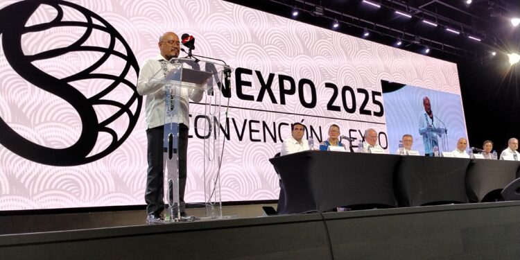 Precio tope a gasolina no limita competencia: Sener