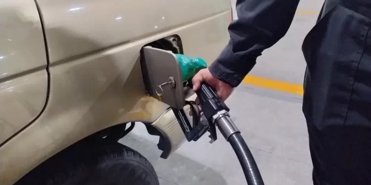 De aumentar mucho el precio de las gasolinas, se ajustaría el IEPS: Sheinbaum