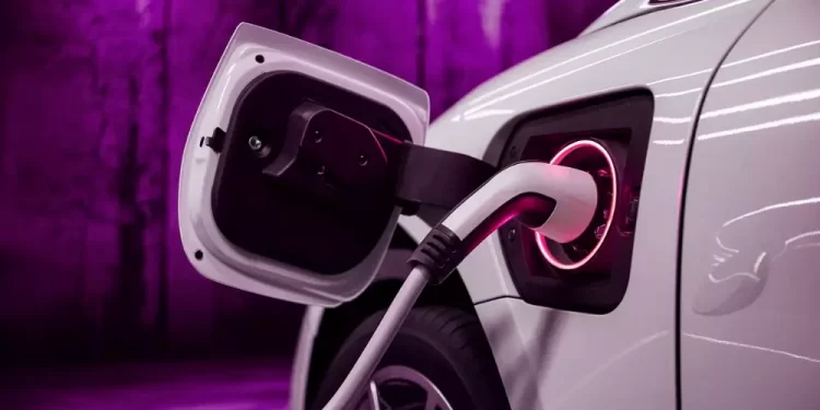 Advierten sobre mala planificación al introducir cargadores de autos eléctricos en condominios