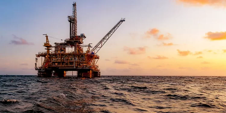 Petroprecios suben ante expectativa de mayor crecimiento económico en EE.UU. y China