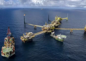 Levantan la mano 14 empresas para los proyectos mixtos con Pemex