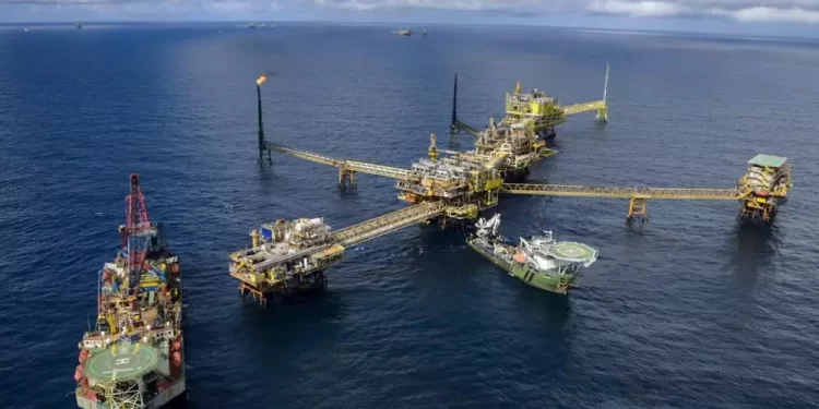 Levantan la mano 14 empresas para los proyectos mixtos con Pemex