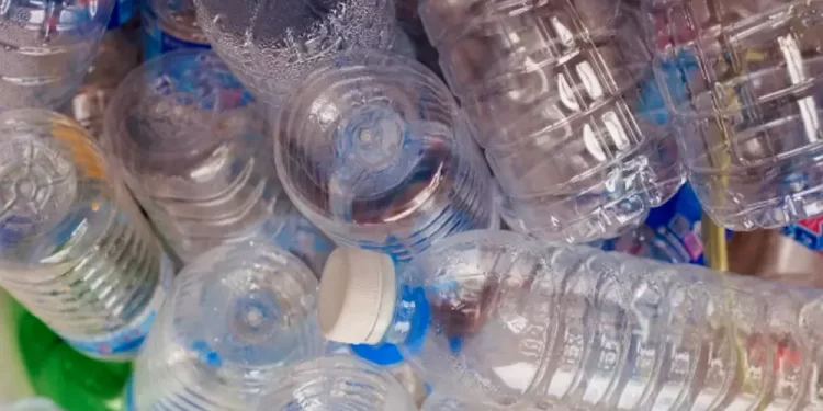Advierten sobre crisis global por contaminación con plásticos