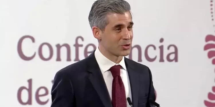 Presentan modelos de Olinia