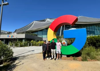 Estudiantes poblanos exploran futuro energético y tecnológico en Silicon Valley