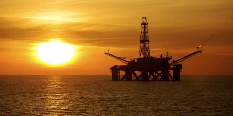 Siguen descendiendo aportaciones petroleras a las finanzas públicas