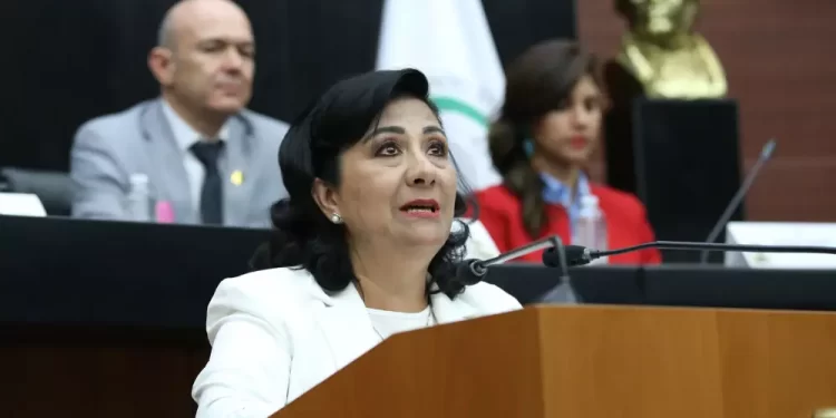 Asume Sen. Beatriz Robles la Comisión de Energía en el Senado