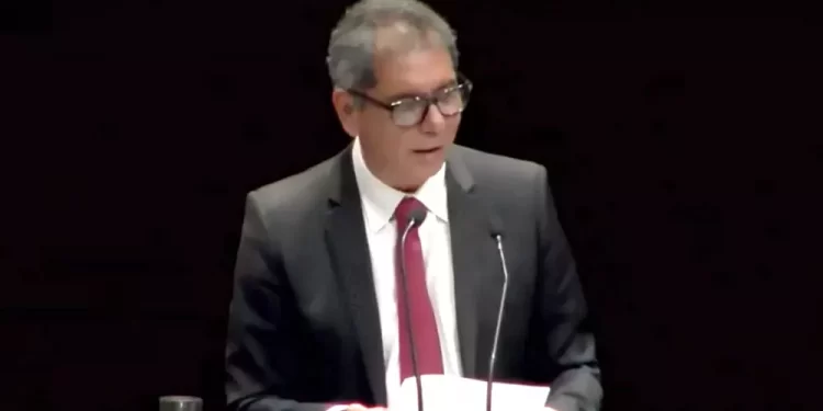 Reclaman diputados a Hacienda por huachicol fiscal