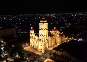 Ilumina México Brilla la catedral de Saltillo