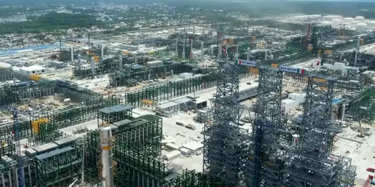 Planea gobierno esquema fiscal simple y flexible para Pemex y CFE