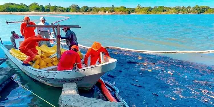 Reinicia operaciones oleoducto que tuvo derrame el día de ayer en Río Pantepec, Veracruz