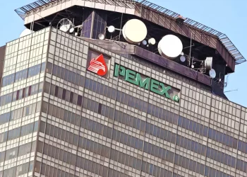Redimirá Pemex en noviembre dos emisiones de deuda con vencimientos en 2026