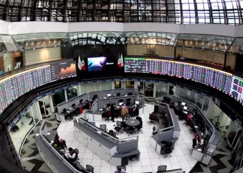 Esentia obtiene 11,592 mdp en debut bursátil