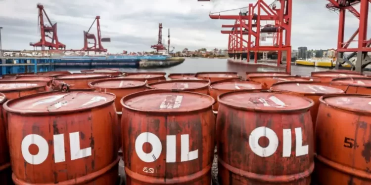 Renegociación de paz con Ucrania relaja petroprecios