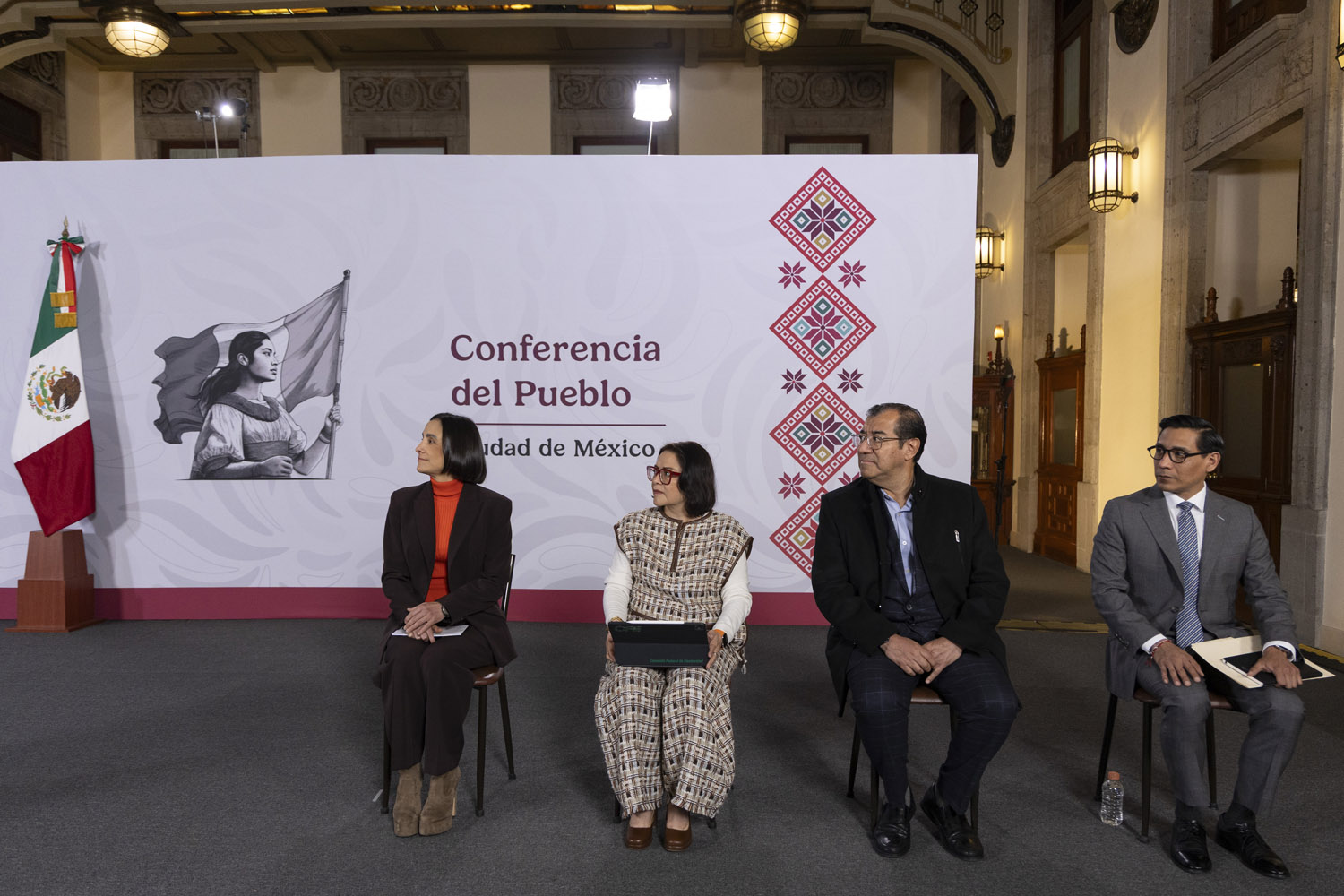 Inversión pública y privada en electricidad se complementan: Sener