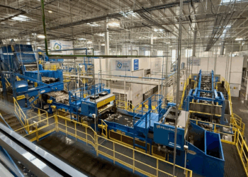 Instala Fide paneles fotovoltaicos en PetStar para cubrir necesidades adicionales de energía