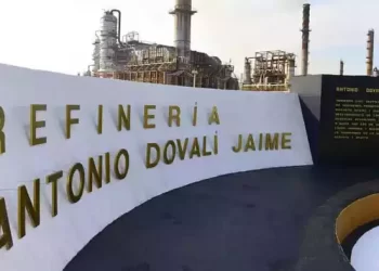 Supervisan titulares de SENER, Pemex y CFE montaje del reactor de hidrotratamiento en la Refinería de Salina Cruz