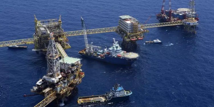 Ejercidos, 205 mil millones de pesos en inversión física: Pemex