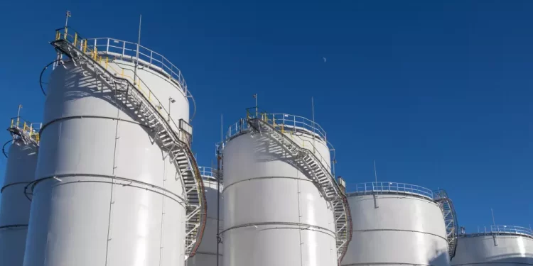 Aumentará almacenamiento de combustibles en el Sureste con el Tren Maya de Carga: Sheinbaum