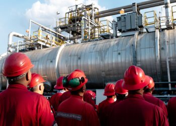 Estados Unidos se hará cargo del negocio petrolero de Venezuela: Trump