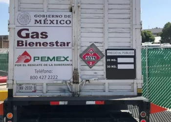 Recuerda CNE fin de plazo para instalar balizado en pipas y camiones de reparto de petrolíferos