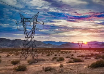 Fuera de servicio dos líneas de transmisión por sismo: CFE