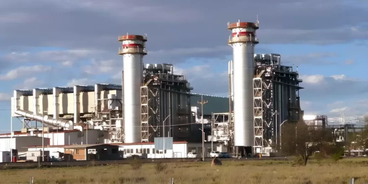 Contratación de línea de crédito por Fibra E que adquirió centrales de Iberdrola México no afecta su nota: Fitch Ratings