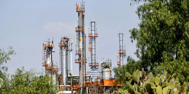 Reducirá Pemex 38 millones de toneladas de emisiones por cada mil barriles de crudo procesado