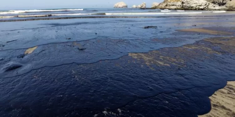 Destina Pemex 35 millones de pesos para apoyos a afectados por derrames petroleros