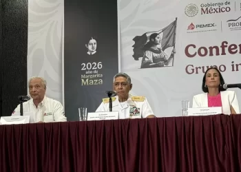 Admite Pemex derrame de petróleo de su oleoducto