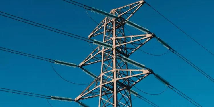 Explora CFE Capital emisión de capital para expandir red eléctrica al 2030