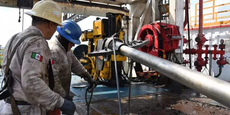 Se recuperan actividades extractivas de petróleo y gas