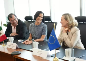 BEI firma acuerdo con la SENER para impulsar inversiones energéticas clave