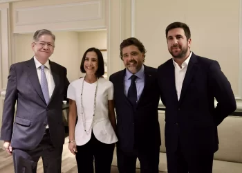 Refrenda Cox su apuesta por México