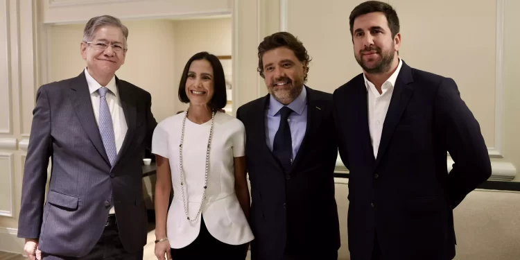 Refrenda Cox su apuesta por México