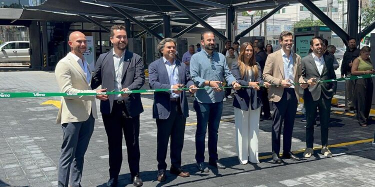 Vemo escala capacidad de recarga Nuevo León con 2 electrolineras de 4.4 MW y almacenamiento BESS