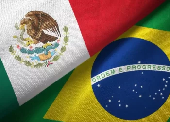 Busca Pemex aprovechar experiencia de Petrobras en aguas profundas