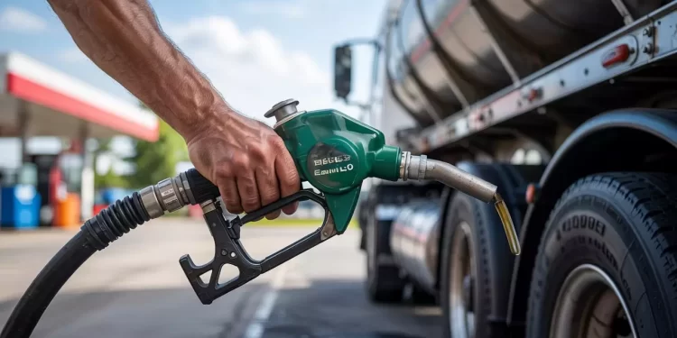 Buscarían gasolineros terminar con pacto de precio tope al diésel ante fin de la guerra en Irán