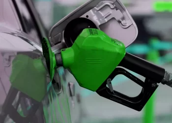 Reduce más Hacienda apoyo a automovilistas; petroprecios siguen a la baja