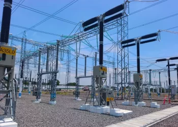 Pone CFE en operación línea de transmisión para parque industrial en Querétaro