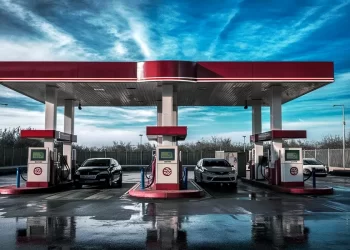 Balconean a gasolinerías que no mantienen precio tope del diésel